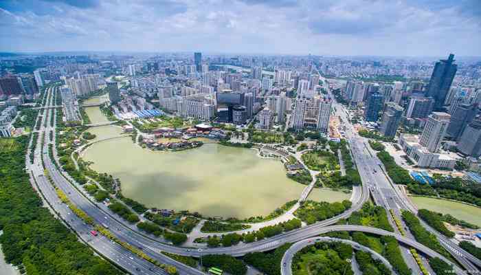 貴港