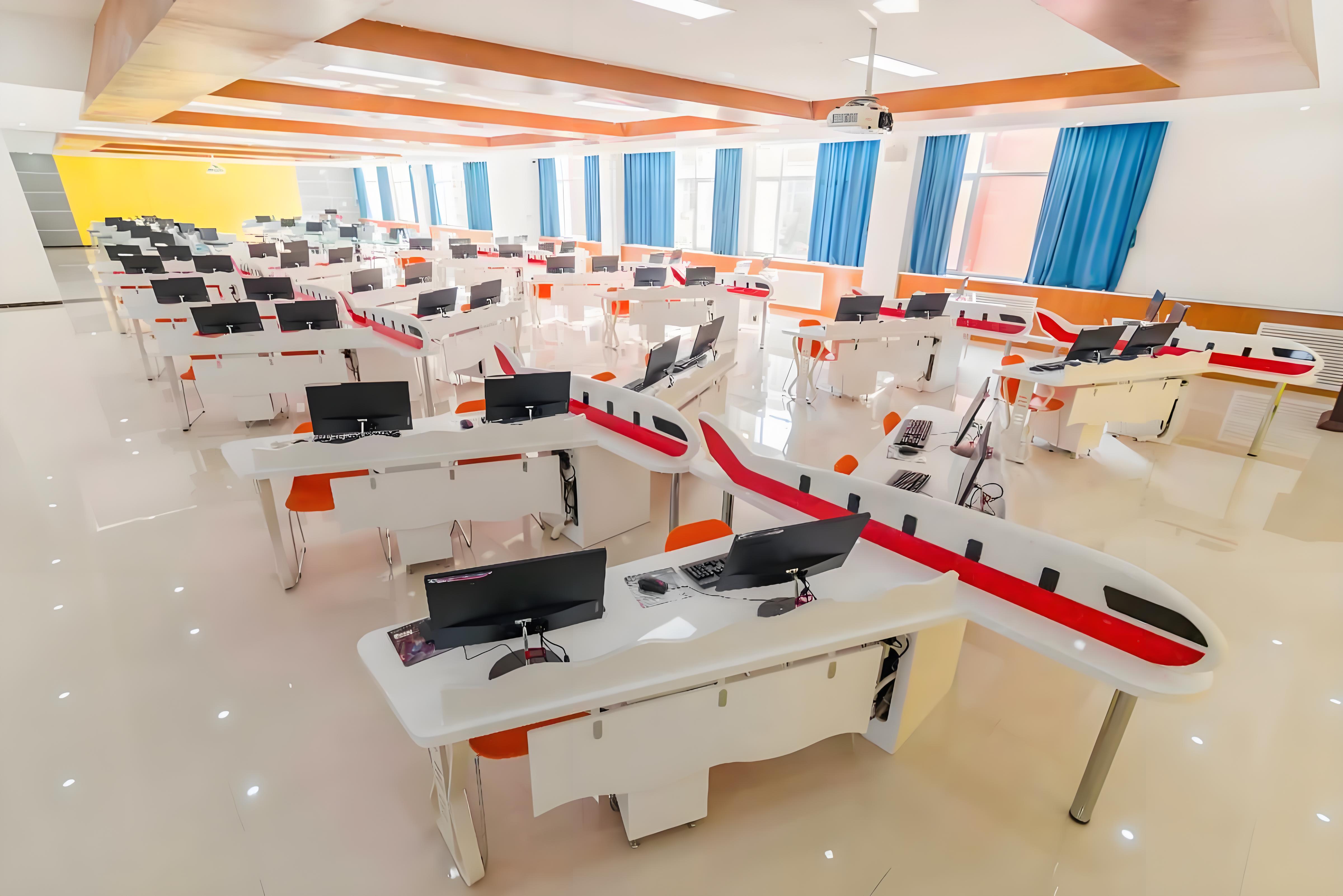 實(shí)驗室信息.jpg 實(shí)驗室信息.jpg