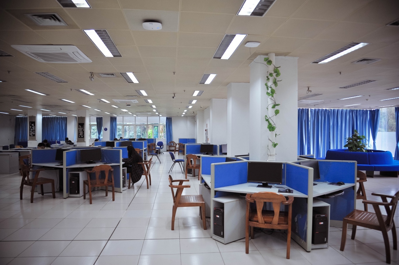 電子閱覽室插圖2.jpg 電子閱覽室插圖2.jpg